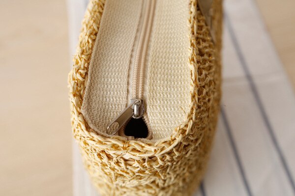 Dorpshipping One-shoulder Woven Bag Gold Thread Exquisite Shell Hook Flower Straw Woven Bag Beach Bag