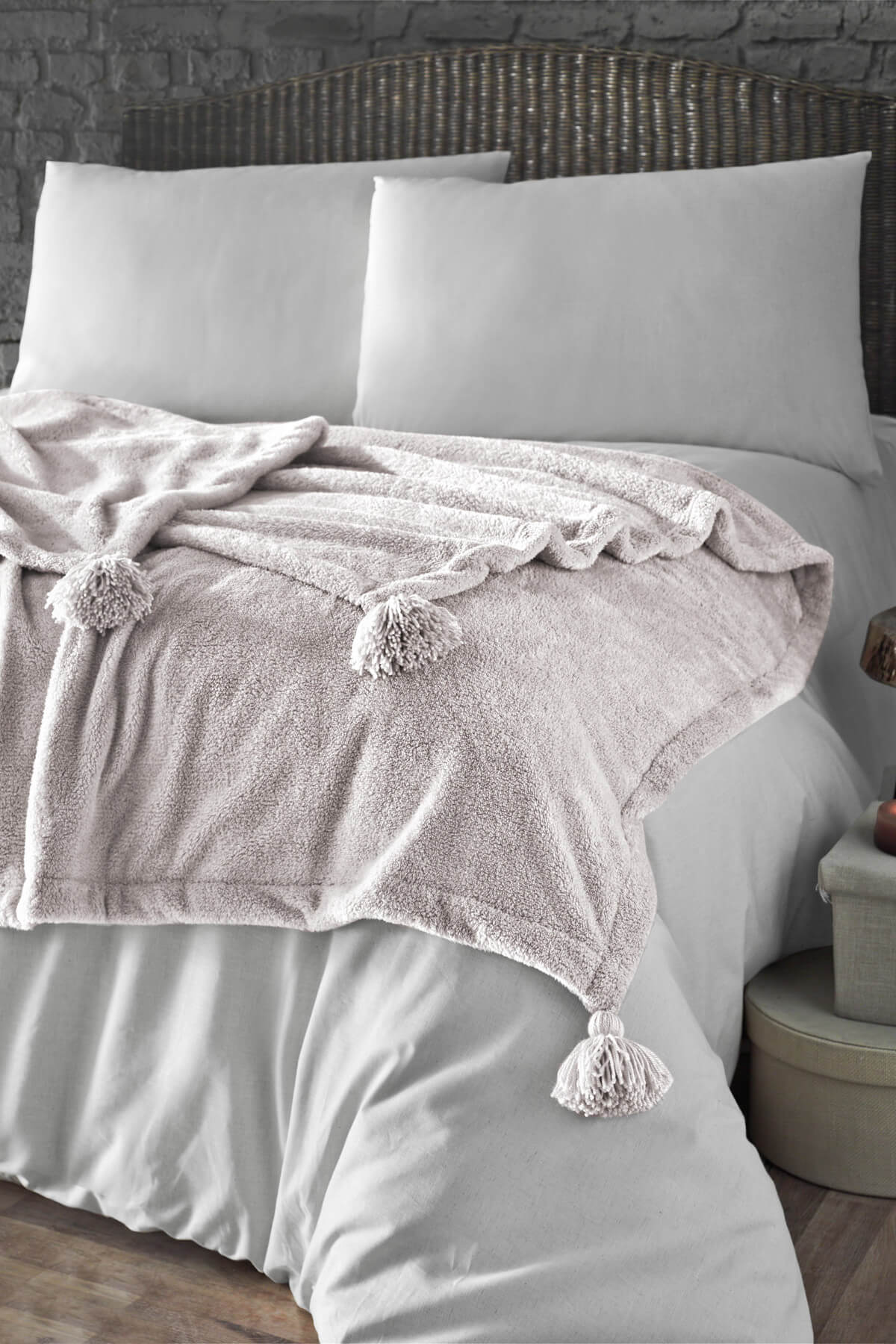 Double Layer Winter Blankets for Beds Thick Supersoft Blanket Single and Double Sided Velvet