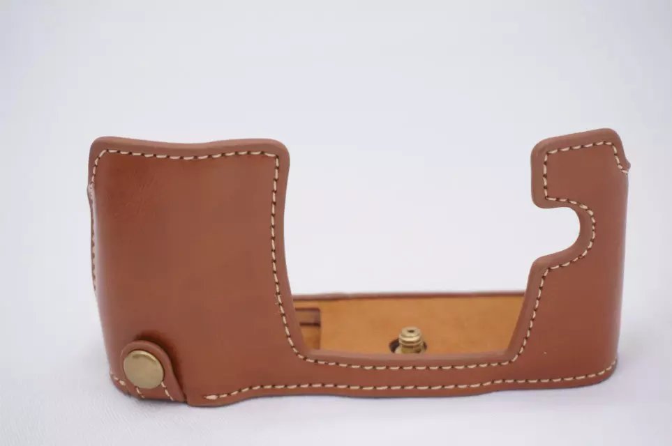 Demi-étui en cuir pour appareil photo Olympus OM-D OMD EM10 E-M10: Marron
