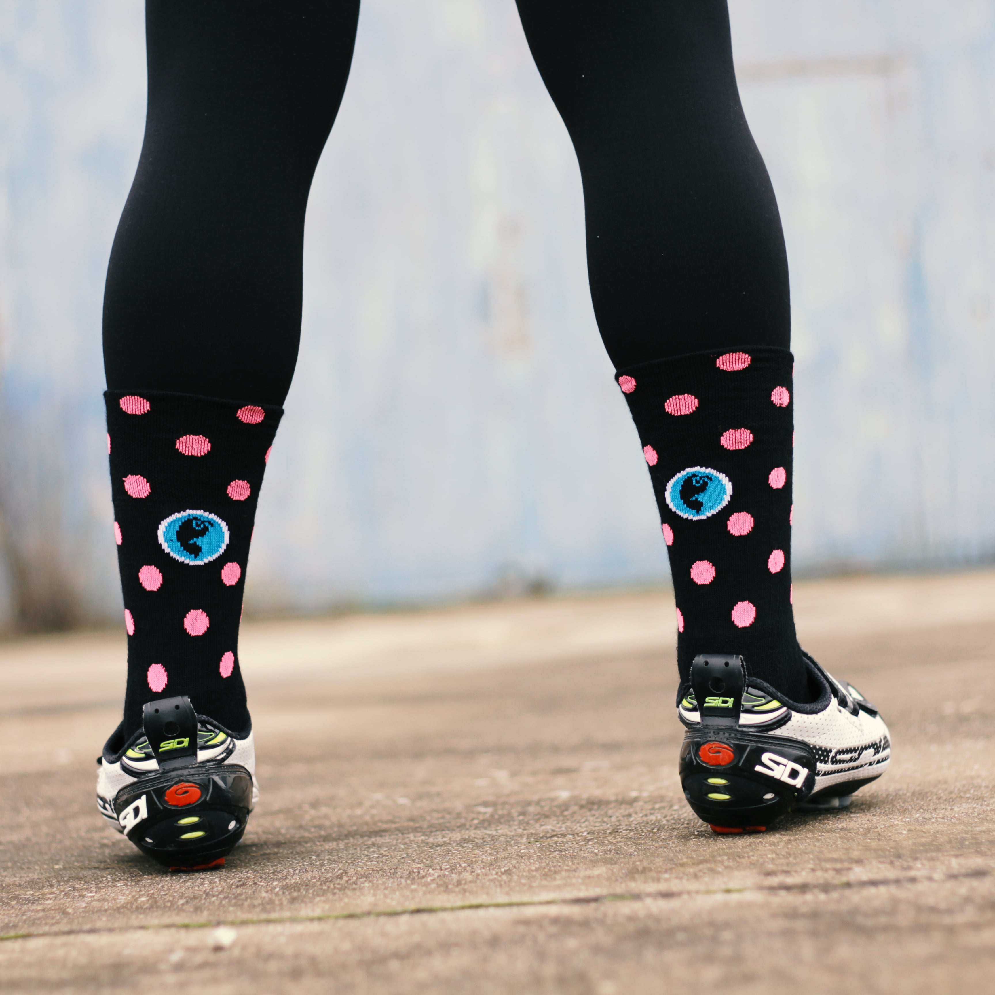 Pimiento Negro. Calcetines de ciclismo térmicos en varios colores UNISEX Complementos para ciclistas. Mod: GLORIA CANELA
