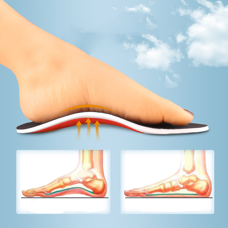 Schwarze, stoßdämpfende Einlegesohlen aus Gittergewebe zur Unterstützung des Fußgewölbes. Hochelastische EVA-Einlegesohlen für Männer und Frauen zur Korrektur von Plattfüßen