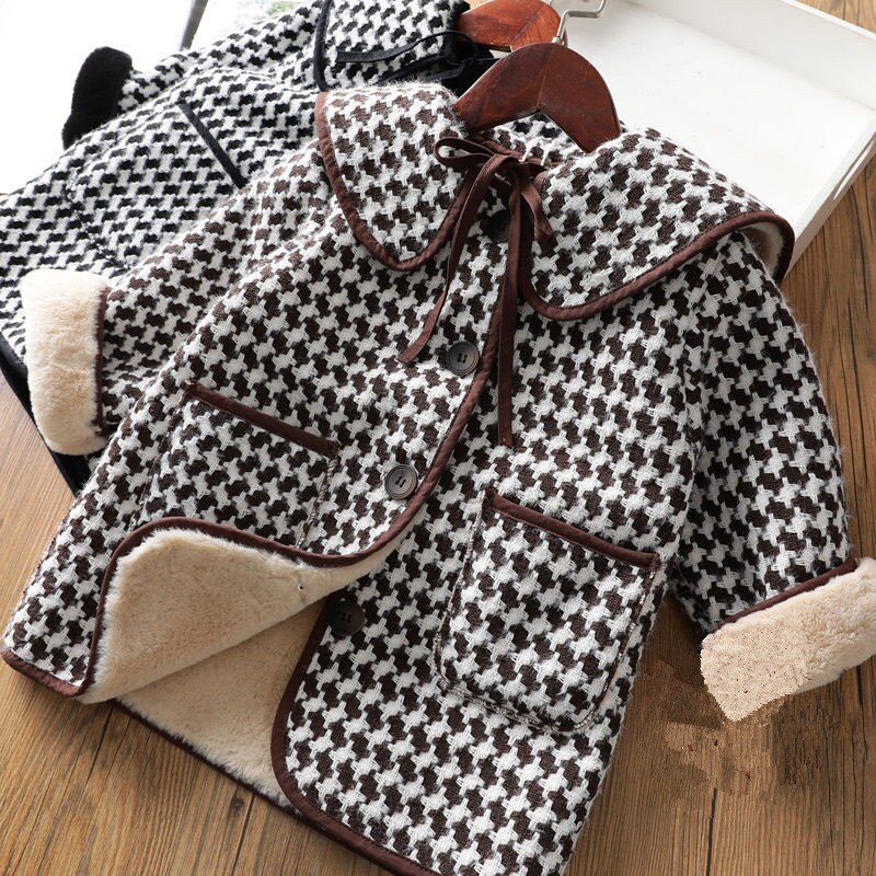 Zimowe nastoletnie dziewczyny plus puch ciepła moda wełniana dziewczynka długie kurtki ubrania dla dzieci dzieci boże narodzenie anglia kurtki w kratę