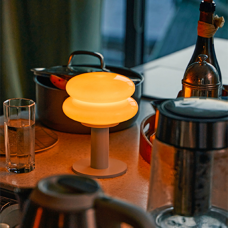 Lâmpada LED recarregável altamente recomendada, escurecimento de 3 níveis. Usável em quarto, sala de estar. Fácil de operar, seguro, confiável. ​