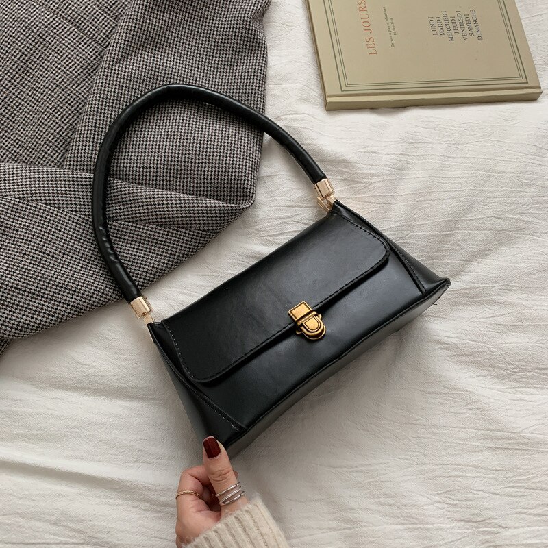 French bag female bag versatile texture shoulder messenger bag Korean version of the underarm bag: black