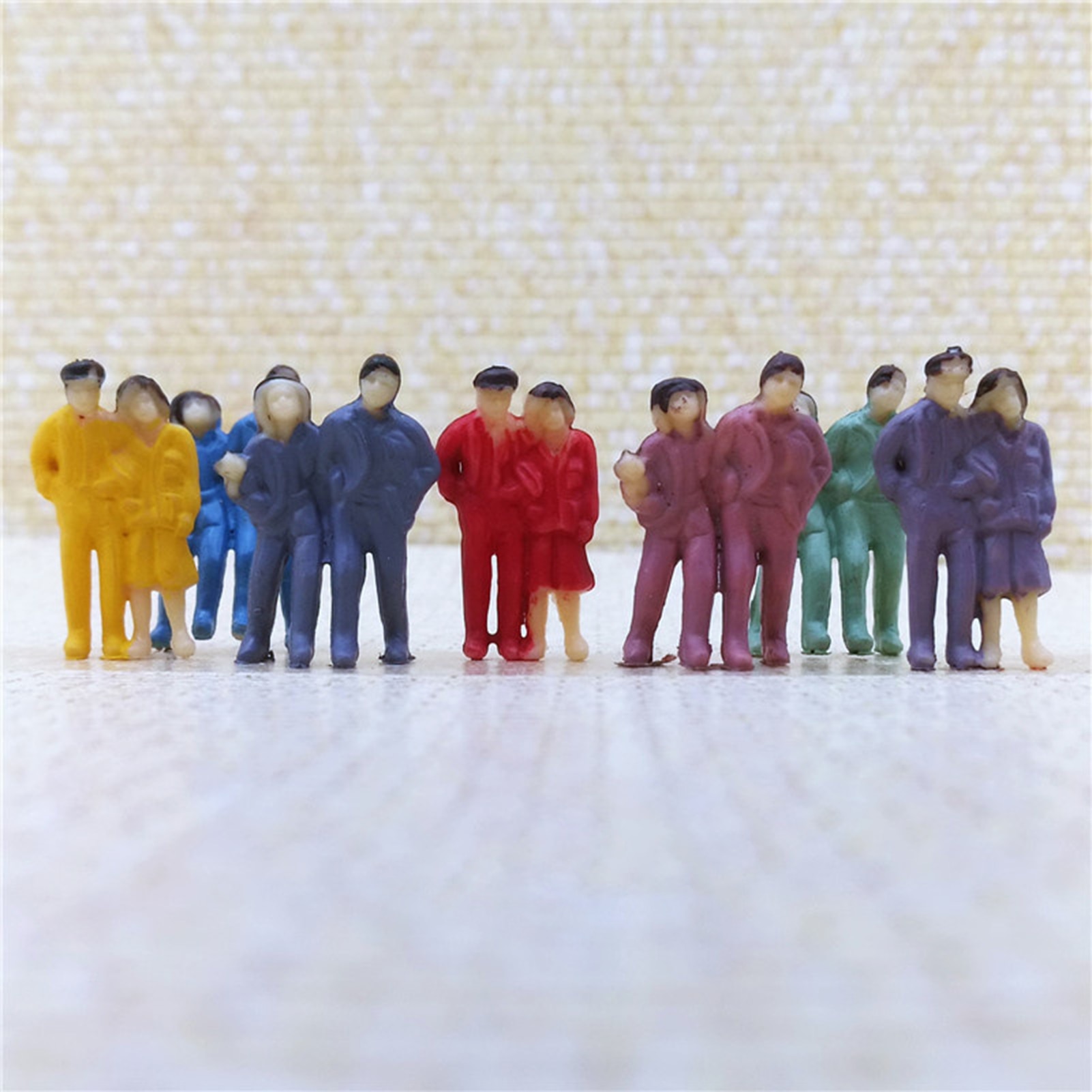 100Pcs 1:87 Scale Figures Miniature Mixed Model DIY Standing Sitting People