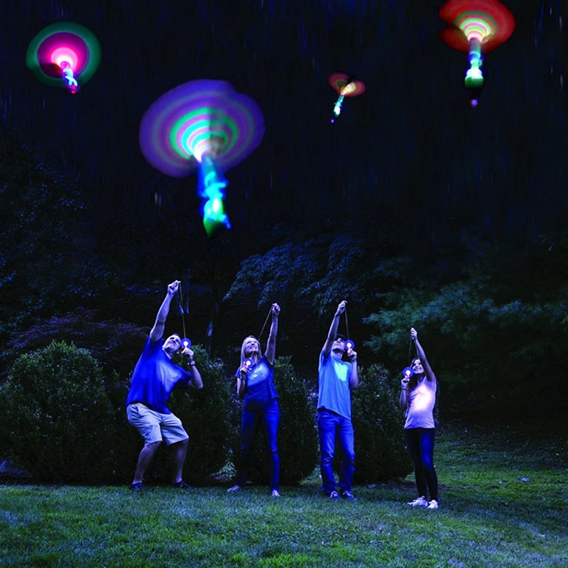 Bamboe Libel Met Licht Schieten Raket Vliegen Parachute Sky Ufo Outdoor Opvallende Night Game Speelgoed Voor Kid Kinderen