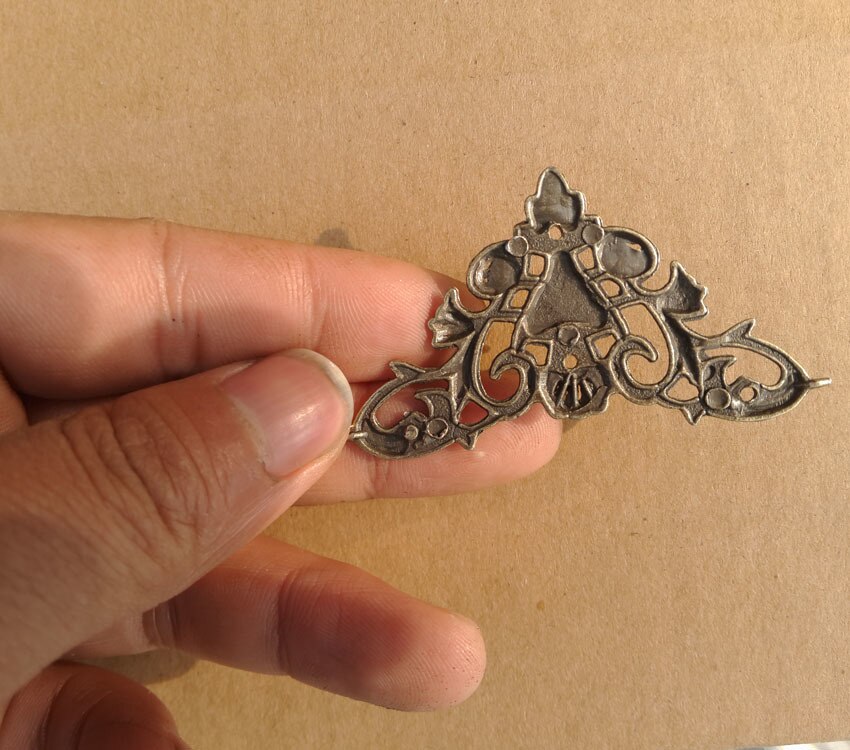 40 stk 6.5cm*4.7cm kobber zink legering blomst hjørne vinkel hardware tilbehør kobber vinkel bronze farve
