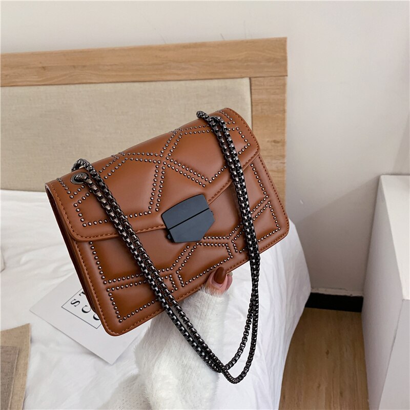 Small PU Leather Rivets Travel Chain Women Handbags Casual Female Shoulder Bags Crossbody Bags for Lady: Brown