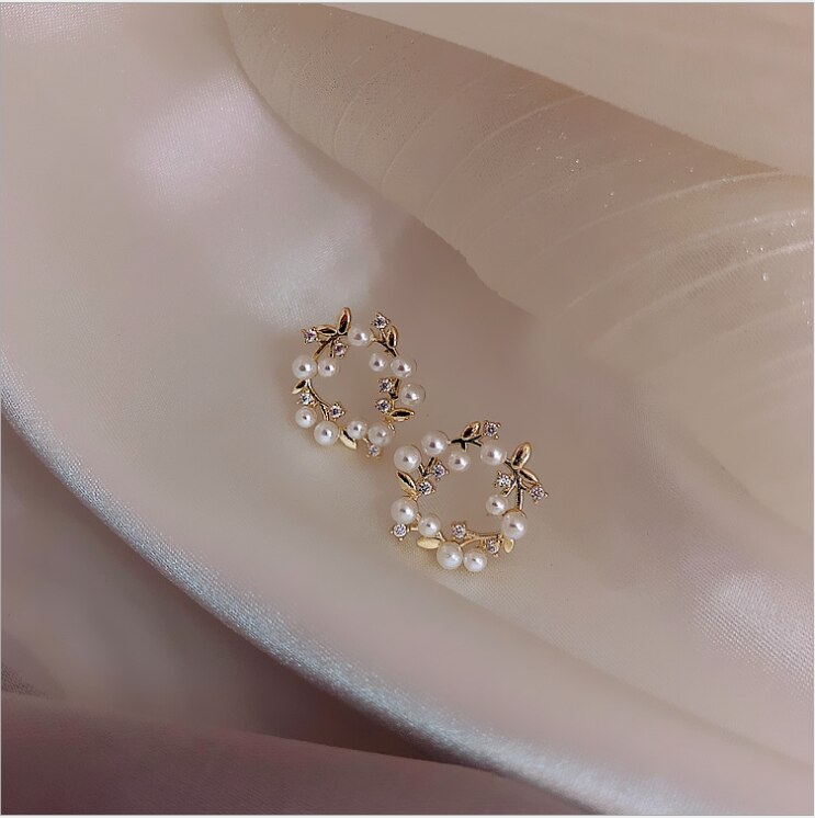 small fresh and lovely flower earrings crystal geometric earrings round pearl earrings Zircon Earrings