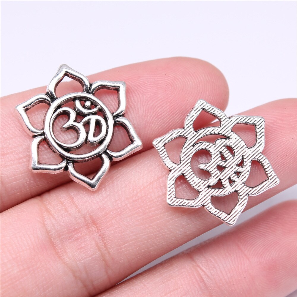 20 piezas cabeza de flor de loto meditación colgantes de Yoga para fabricación de joyería DIY artesanía hecha a mano: Plata antigua plateada