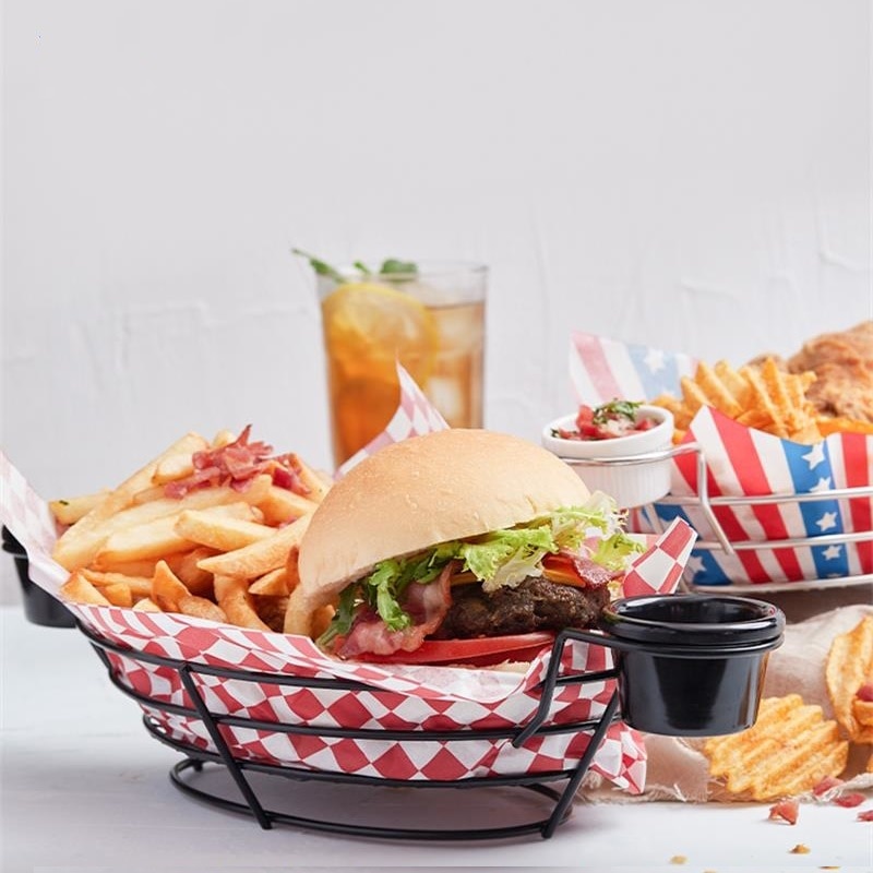 Cesta de comida rápida bandeja para hamburguesas patatas fritas, soporte para servir pan con 2 uds. De taza de condimento, bandeja de barra de almacenamiento para aperitivos de pollo, negro