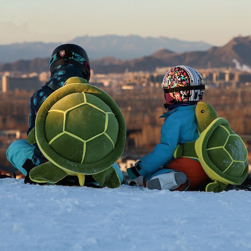 Suojavarusteet hiihtämiseen luistelu lumilautailu ulkona talviurheilu söpö kilpikonna kilpikonnatyyny