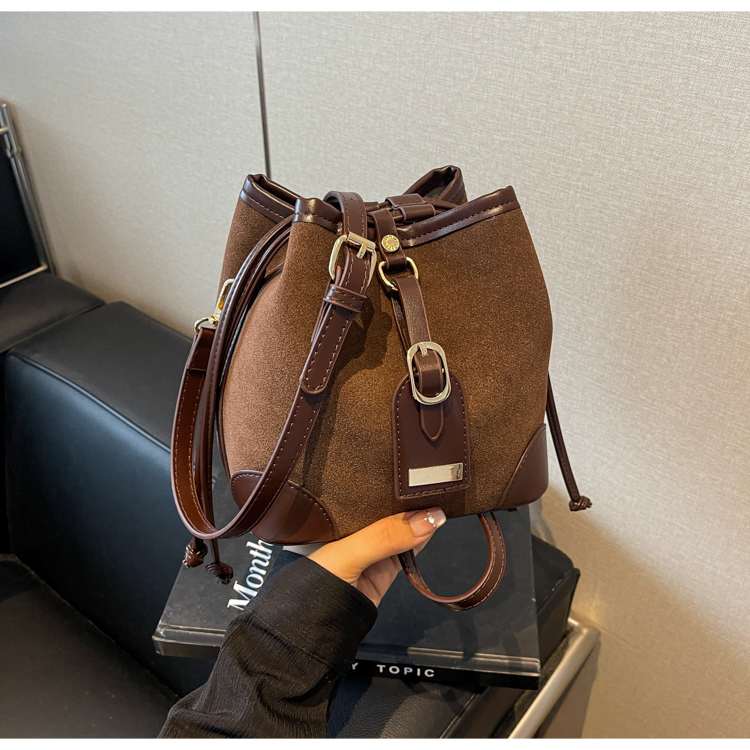 Sac seau rétro en tissu givré avec cordon de serrage, sac à bandoulière simple avec coutures décontractées à la: Café