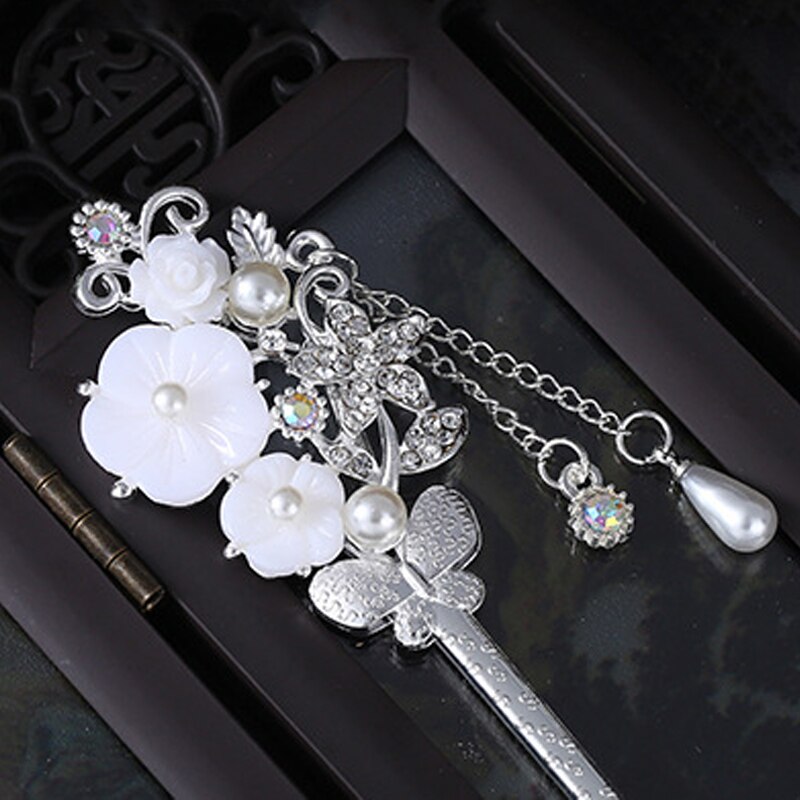 Vintage Chinese Style Hair Stick metalowe pałeczki Rhinestone kobiety Tassel kwiat perłowy spinka do włosów spinka do włosów biżuteria akcesoria