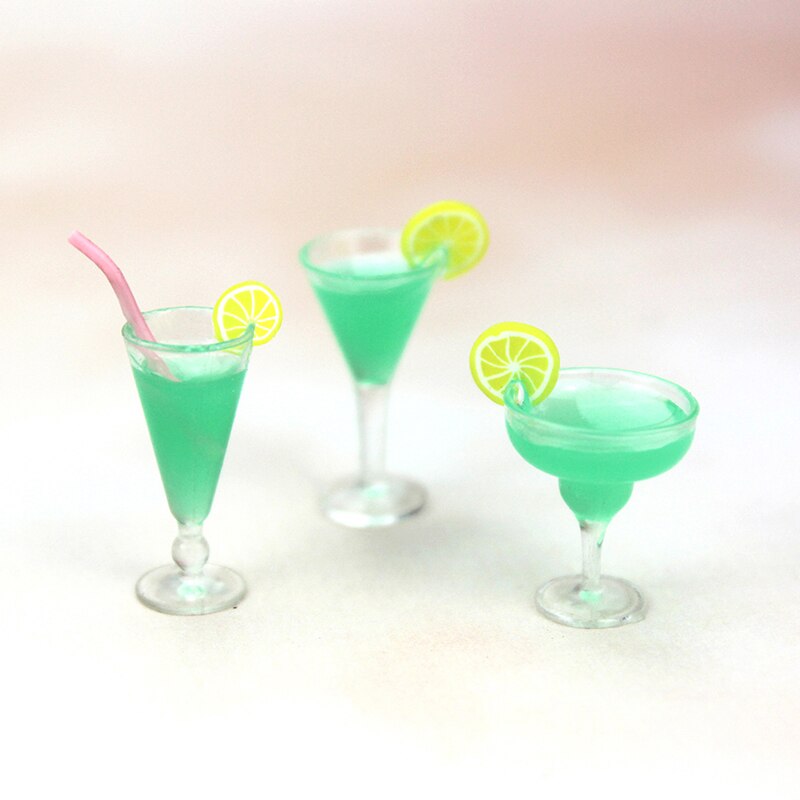 1Pcs Mini Cocktail Cup Simulatie Drank Glas Model Speelgoed Hars Poppenhuis Decoratie Schaal 1/12 Poppenhuis Miniatuur Accessoires