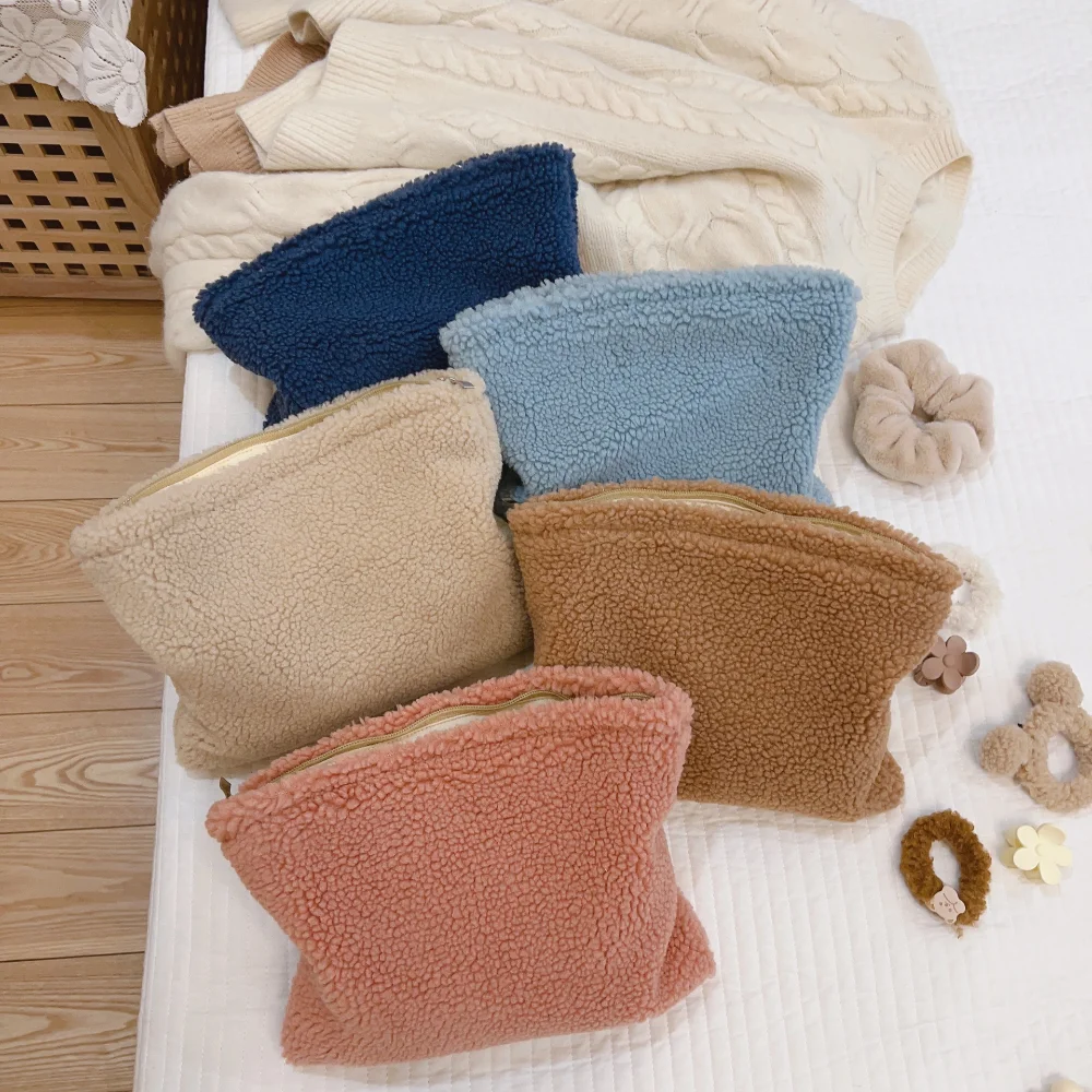 Trousse de toilette de voyage en laine douce pour femme, trousse à crayons cosmétique en peluche, trousse de maquillage, trousse à poudres, beauté, série de soins de beauté, pochette à pinceaux: Black