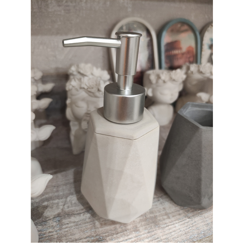 Bouteille de parfum en losange, moule en argile et Silicone, bouteilles de Lotion d'aromathérapie faites à la main, moules en résine époxy, tête d'arrosage de douche