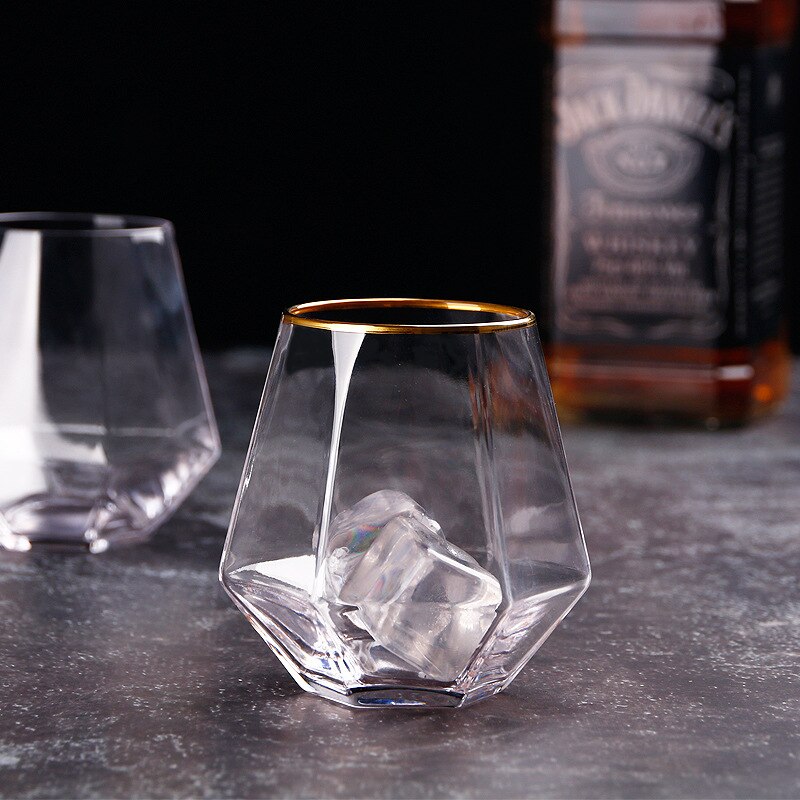 Whisky kopp bar genomskinligt kristallglas dricksvatten mjölk juice dryck kopp kreativitet