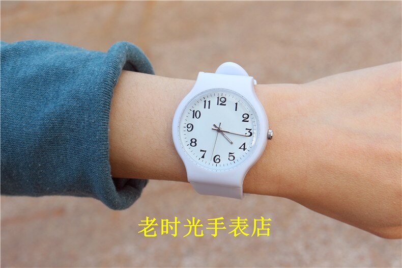 Hotime siliconen eenvoudige polshorloges voor studenten, quartz sporthorloge voor dames en heren, casual horloges met numerieke wijzerplaat: Wit