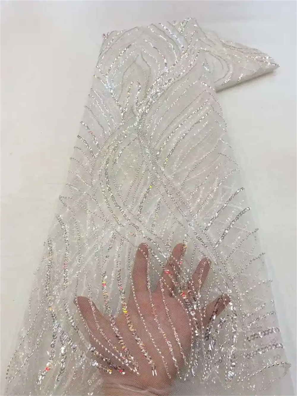 Luxe Afrikaanse pailletten kralen kant stof 2025, bruidegom Nigeriaanse bruiloft bruidsborduurwerk Franse tule naaien