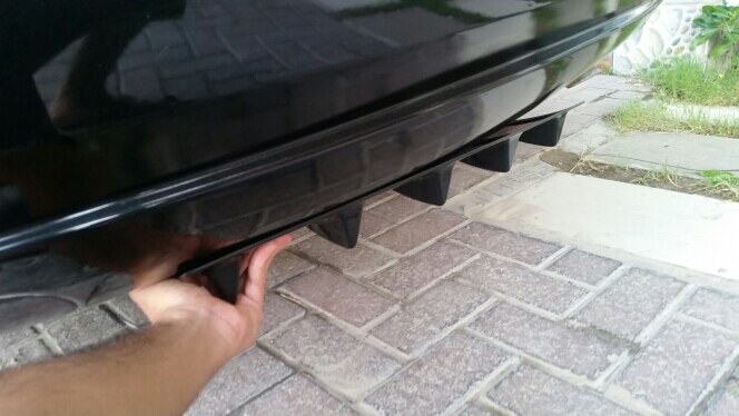 Auto Hintere Stoßstange Lippe Diffusor Flosse Glanz Schwarz ABS Diffusor Flosse Hai für BMW 330e M235i Kompakte 520d 518d 428i 530d 130i
