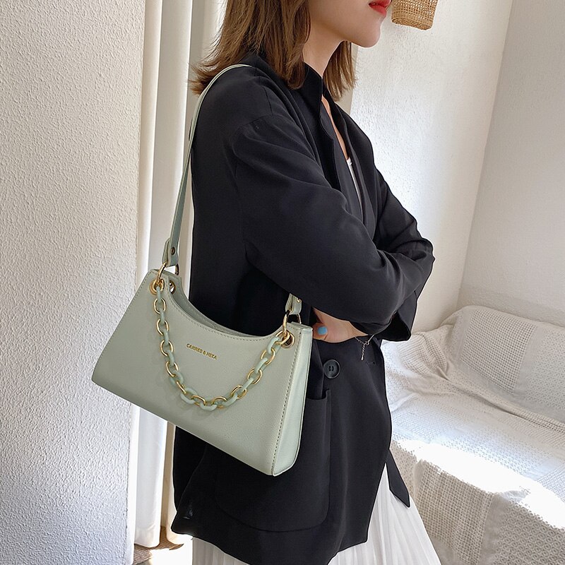 Unieke okseltas & ketting vierkante tas schoudertas breedte 28cm hoogte 17cm dikte 7cm