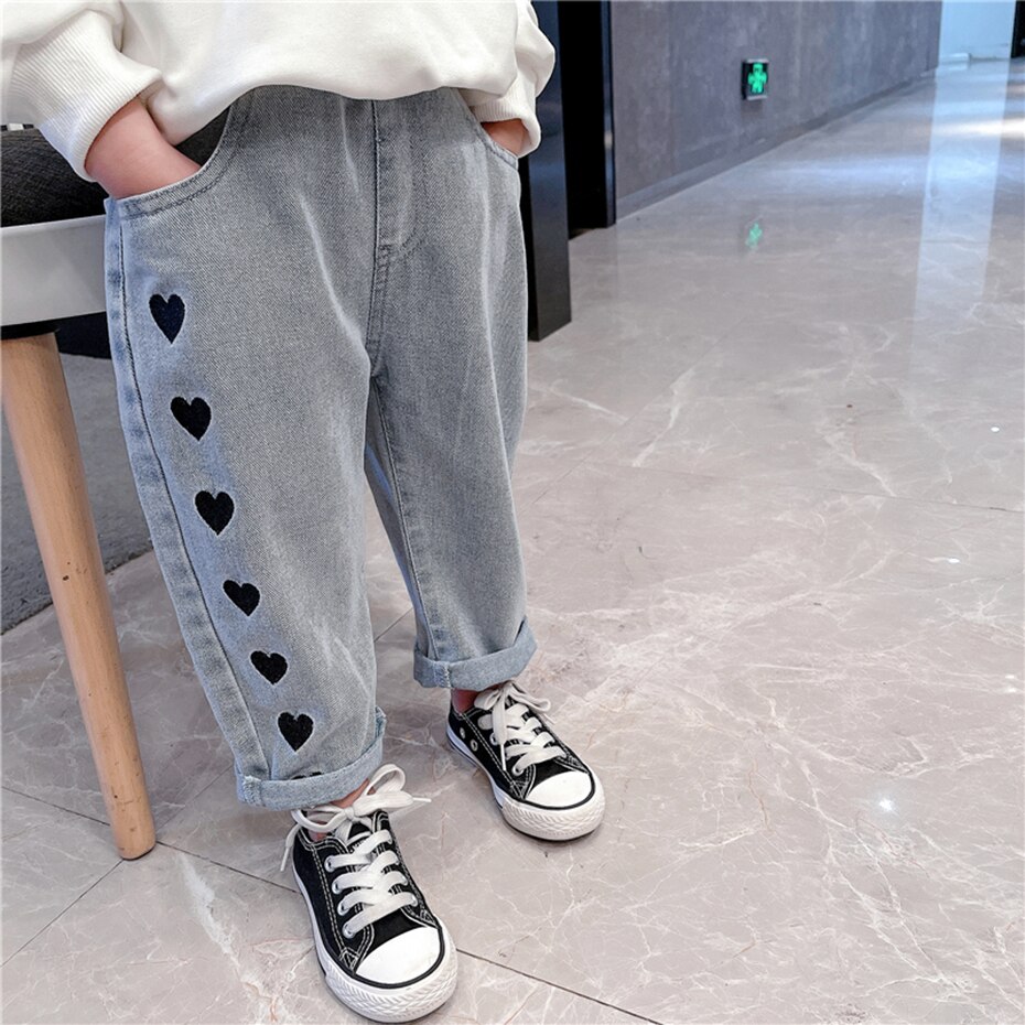 Jeans per ragazze Jeans con motivo a cuore Jeans per bambina primavera autunno Jeans neonata abiti Casual per bambini