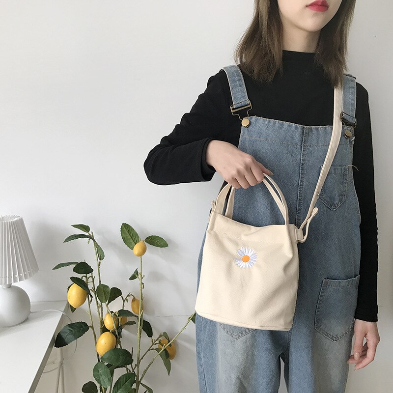 2020Gänseblümchen Stickerei Frauen Mini Leinwand Umhängetasche Kleine Handtasche Totes Damen lässig Jahrgang Geldbörse Tuch Eimer Tasche Für Mädchen: Beige