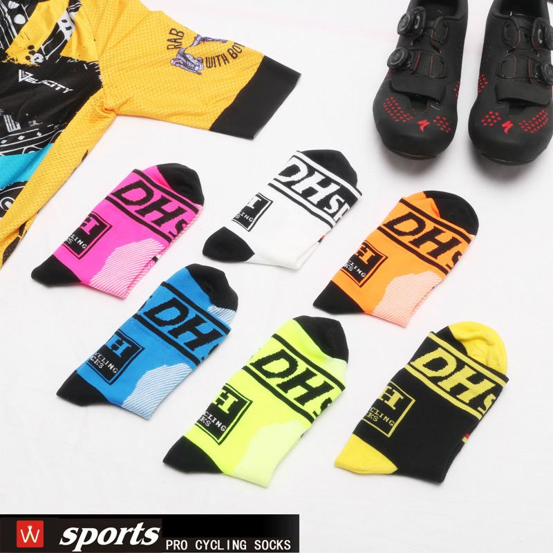Hoge Qualitymen En Vrouwen Sport Fietsen Sokken Fiets Running Basketbal Sport Ademend Mid-Been Sokken