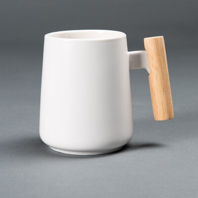 nordisk enkel hvit svart keramisk kaffekopp med trehåndtak 480ml vannkopp til forretningsmoderne moderne stilkrus: Hvit