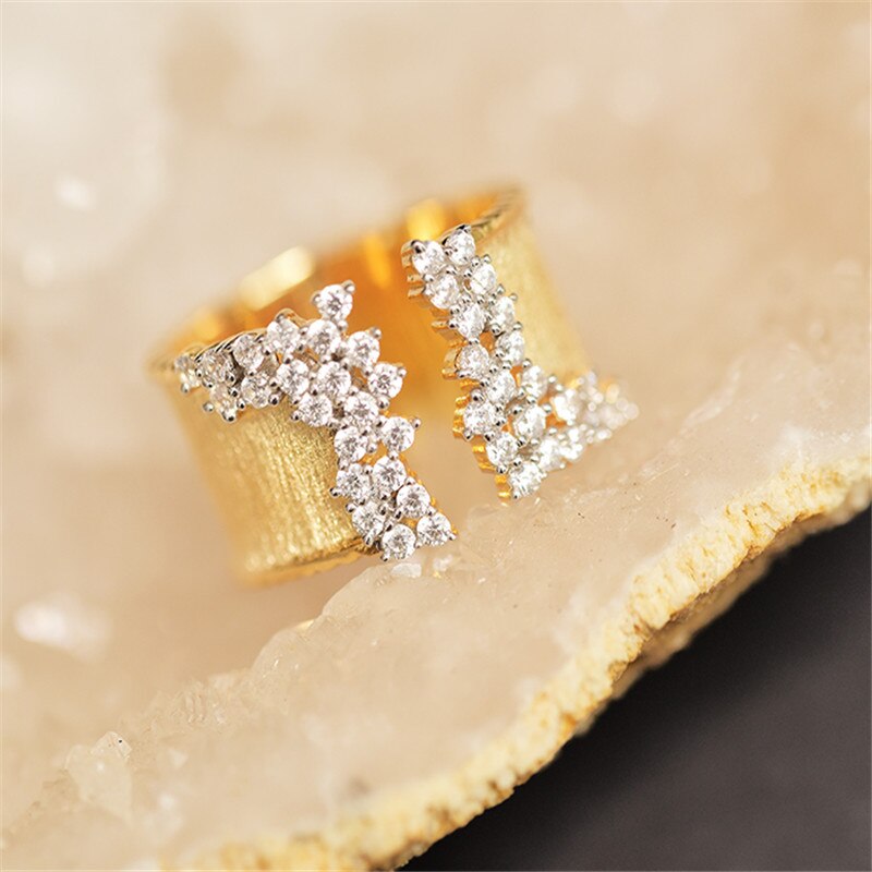 Anello di pietra di zircone bianco femminile di lusso anello di fidanzamento classico Color oro grande fascino fedi nuziali rotonde di cristallo per le donne