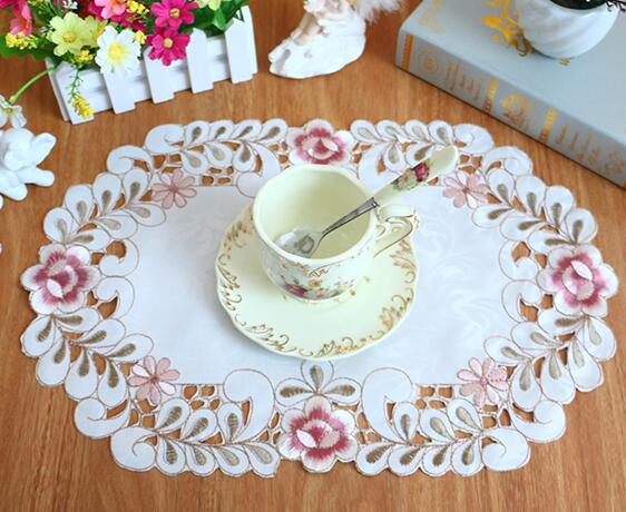 Oval spetsbroderi bord bordsunderlägg underlägg tyg kopp fat teunderlägg jul bordstablett doily kök bröllopstillbehör: Beige 5