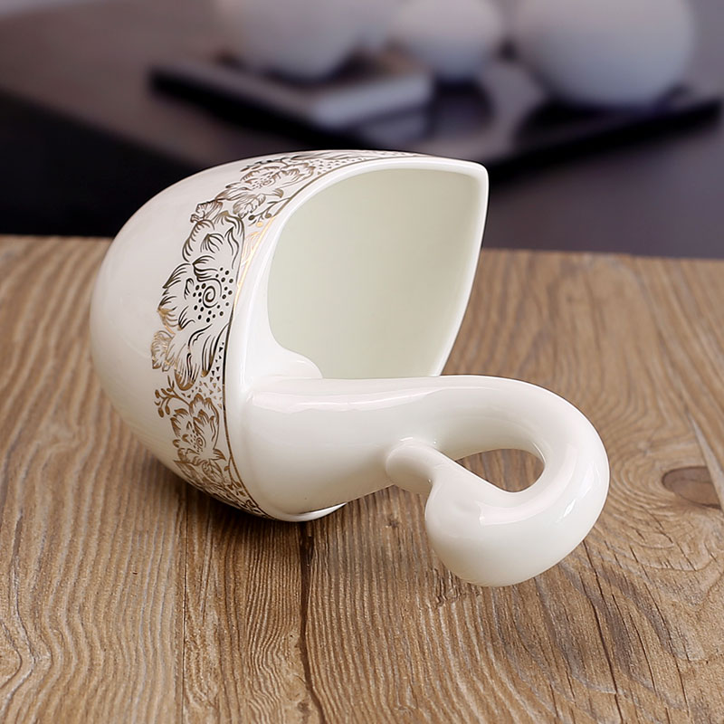 Kleine Zwaan grote Euraziatische stijl decoratieve lepel mand geplaatst de grote lepel rijke Europese hoogwaardige bone china Phnom Penh