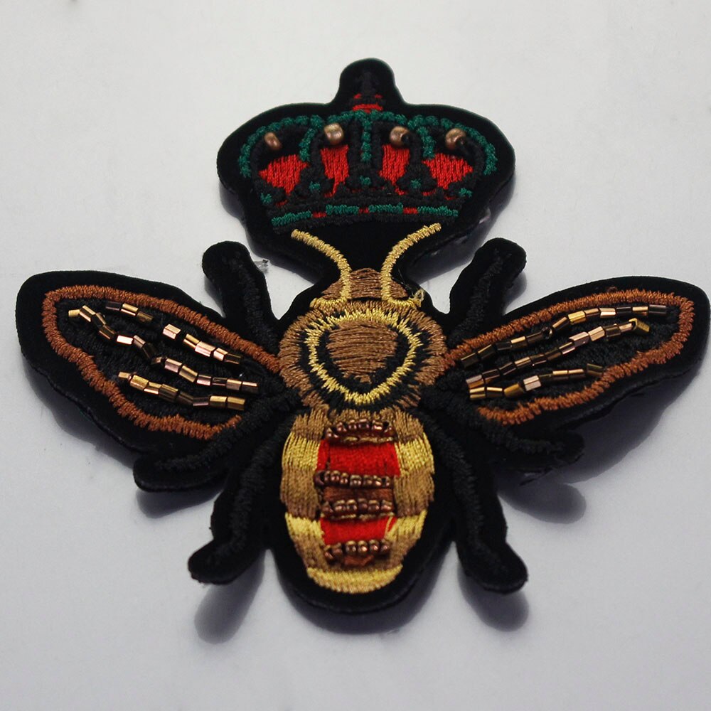 Nieuw! Borduren Kralen Bee Applique Naaien Patch Voor Tassen Schoenen Badge Diy Kleding Versierd B326