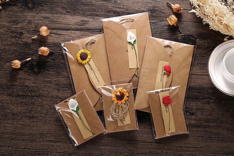 25Pcs/ Big Size DIY Kraft Paper Handmade Dry Flower Invitation Greeting Card with Envelope Christmas Wedding Favors Cards