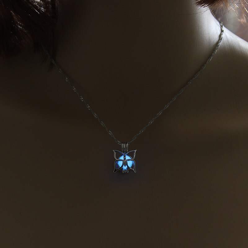 Collar luminoso bonito para mujer, colgante de mariposa brillante, gargantilla de joyería, tres colores disponibles, para mujer: Sky blue