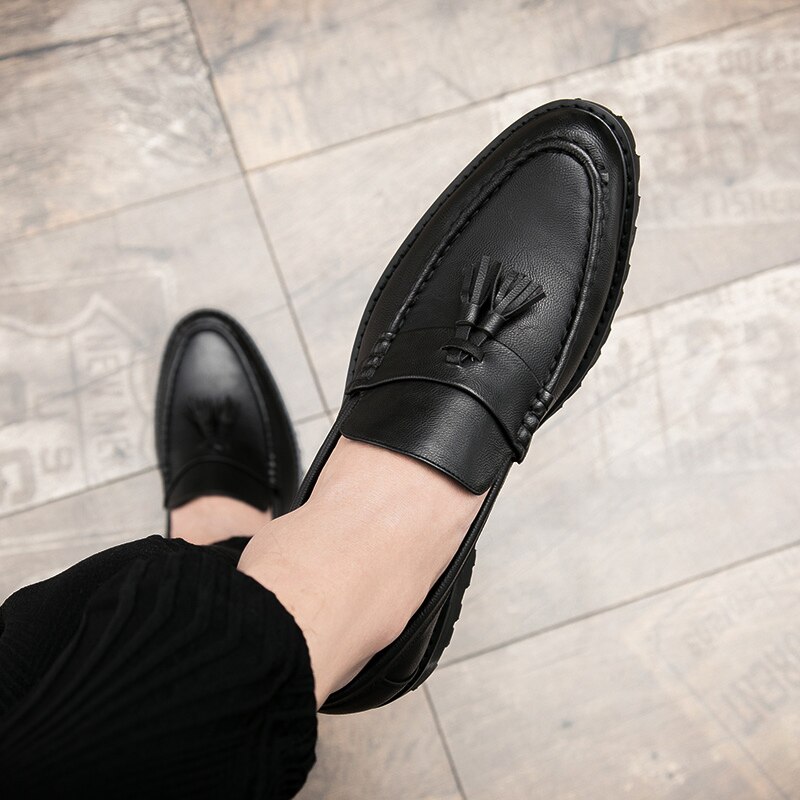 Herrskor läderskor som andas avslappnade sneakers loafers tofs mokassins bröllopsfest skor  l4
