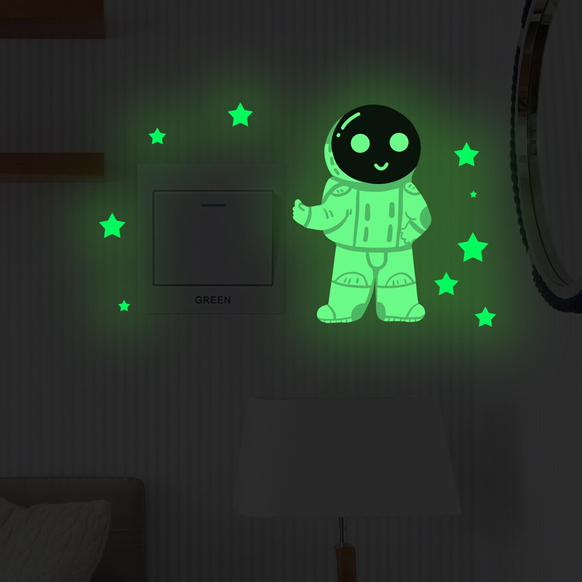 Leuchtende sterne Astronaut selbst kleber dekorative tapete kinderzimmer schlafzimmer innen schalter aufkleber