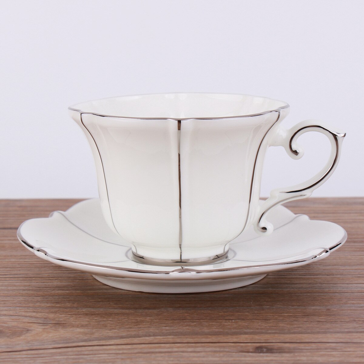 Fun Fervent Royal White Porcelain Cup and Saucer Ceramics Simple Tea Sets Modern Coffee Cups Tazas Para Cafe Kitchenware