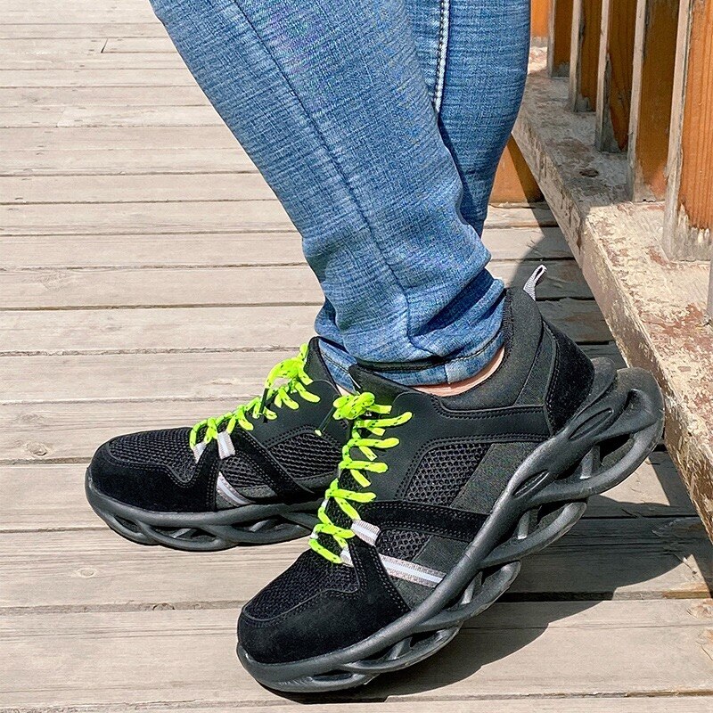 The breathable mesh fabric is light and comfortable, anti-smashing and puncture-proof safety shoes, steel toe cap work shoes