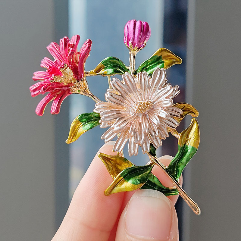Broches clásicos esmaltados de margaritas y flores para mujer, alfileres de solapa para vestido, broche de ramo de boda a la , de joyería de lujo para mujer