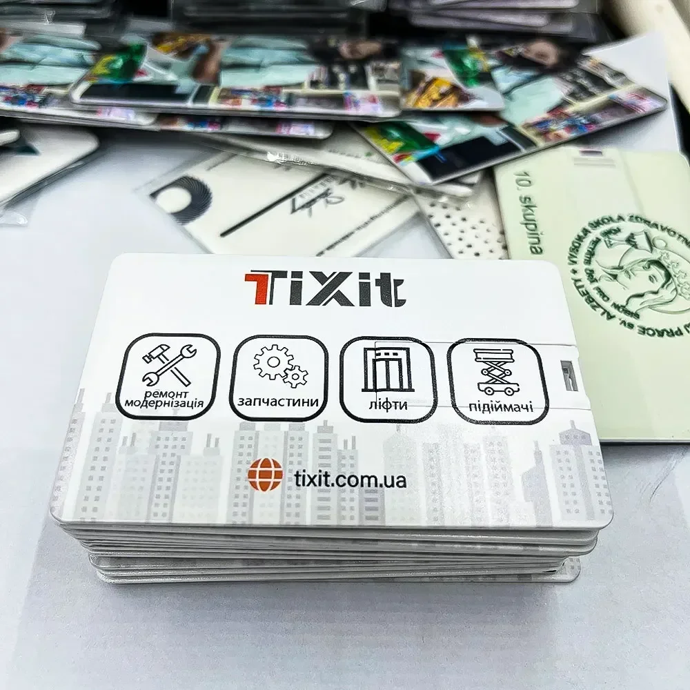 20szt/lot Karta kredytowa Pendrive USB 2.0 Pendrive 64GB 32GB 16GB 8GB 4GB Pamięć Pen Drive Usb Niestandardowe logo Prezenty biznesowe