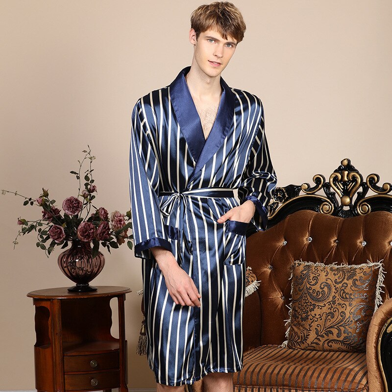 Plus størrelse 5xl silke morgenkåbe mænd forårssommer blå stripet sovekåbe mandlig langærmet satin kimono badekåbe nattøj: M
