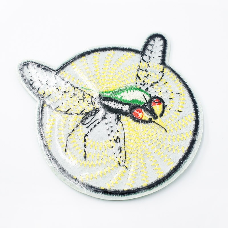 Bee Size:7.6X7.8Cm Doek Ijzer Op Patch Badge Geborduurde Badges Abstract Kids Patches Voor Kleding Stickers 0068