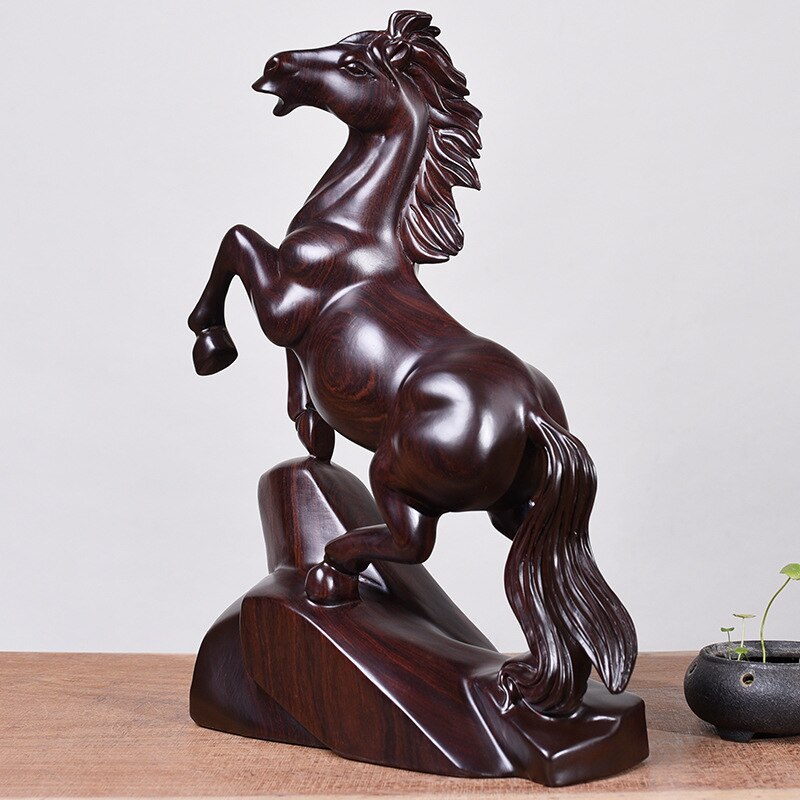 Massivt træ hest til succes statue moderne kunst hel træ skulptur hjem stue kontor dekoration statue