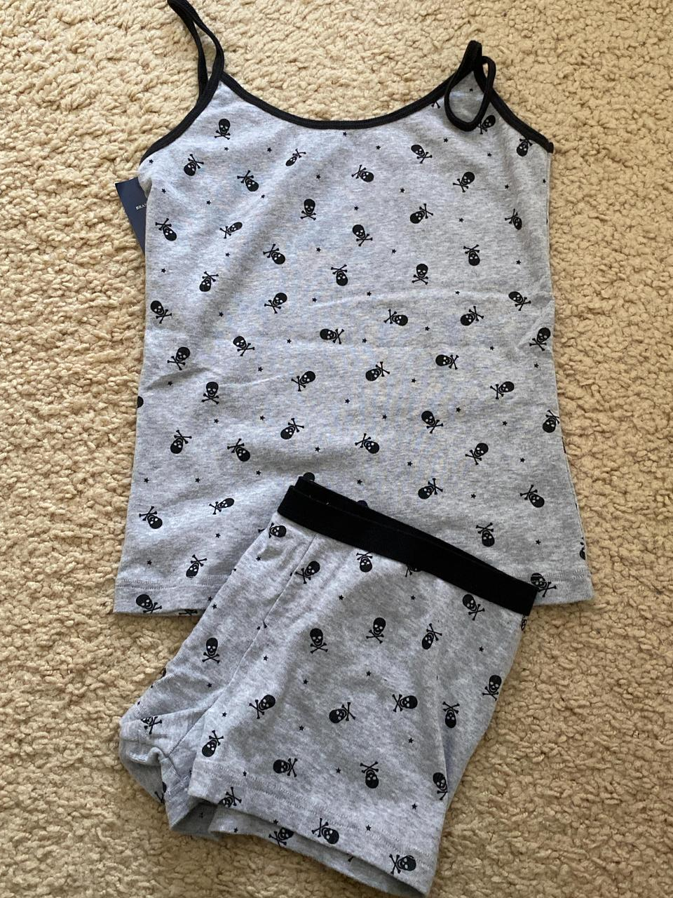 Conjunto de 2 piezas de pantalones cortos con chaleco de fresa para mujer, camiseta sin mangas ajustada con lazo y ojales y cintura elástica, pantalón corto recto de retazos, conjuntos dulces