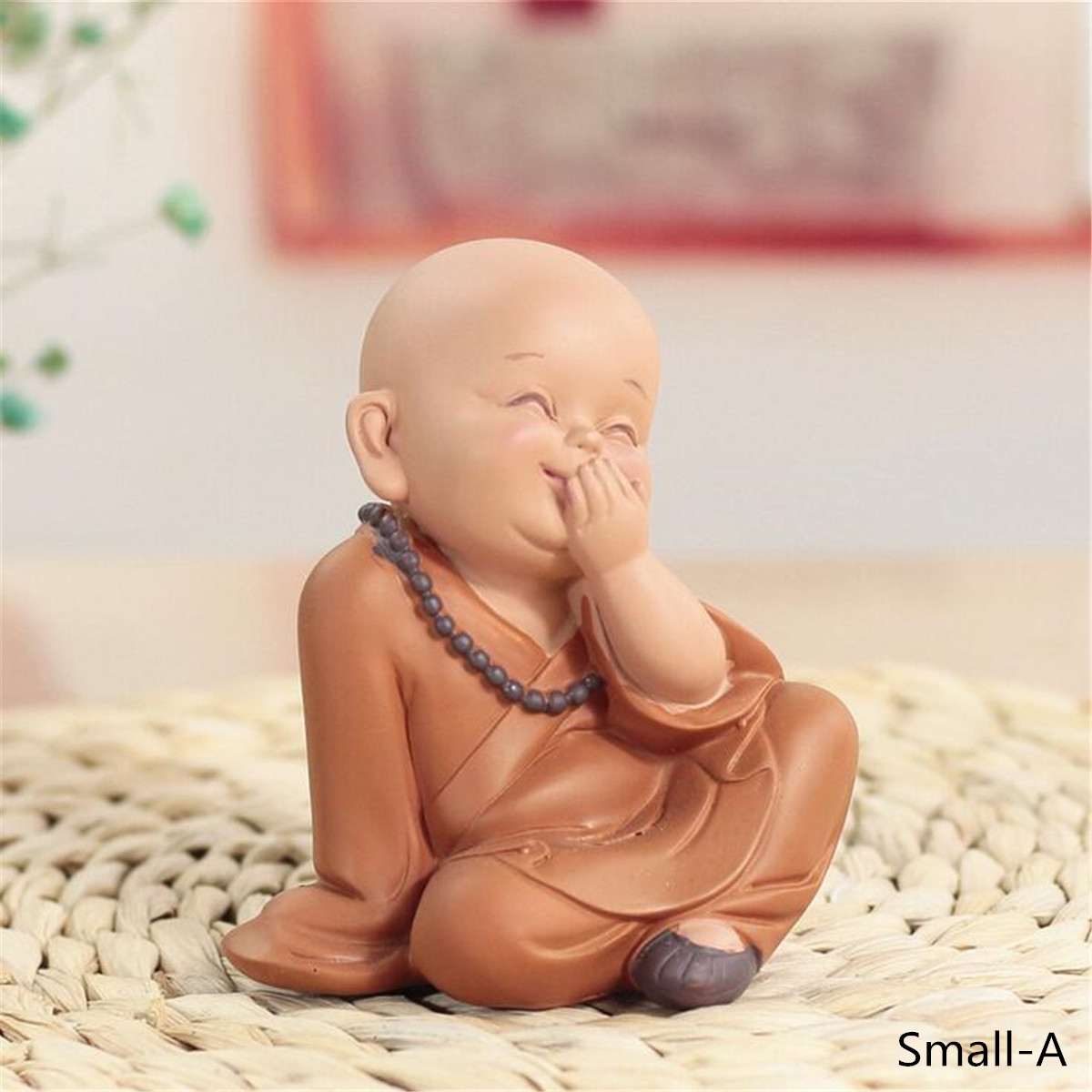 Liten munkskulptur kinesisk stil harts handskuren buddha staty heminredning tillbehör staty liten buddha staty: Sittstolpe