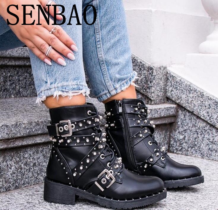 Botines de Cuero con hebilla para mujer, botas cortas con remaches de tacón cuadrado, zapatos Punk para motocicleta, color negro, Otoño e Invierno