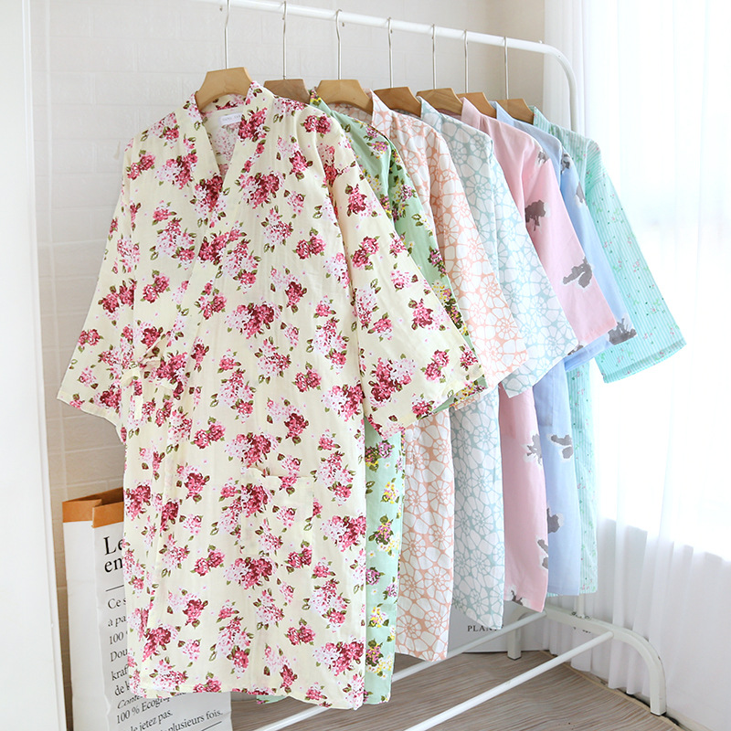 Vår och sommar flerfärgade tryckta kimono-rockar kvinnors tunna snörningskofta badrock bomull hemkläder kvinnor pyjamas