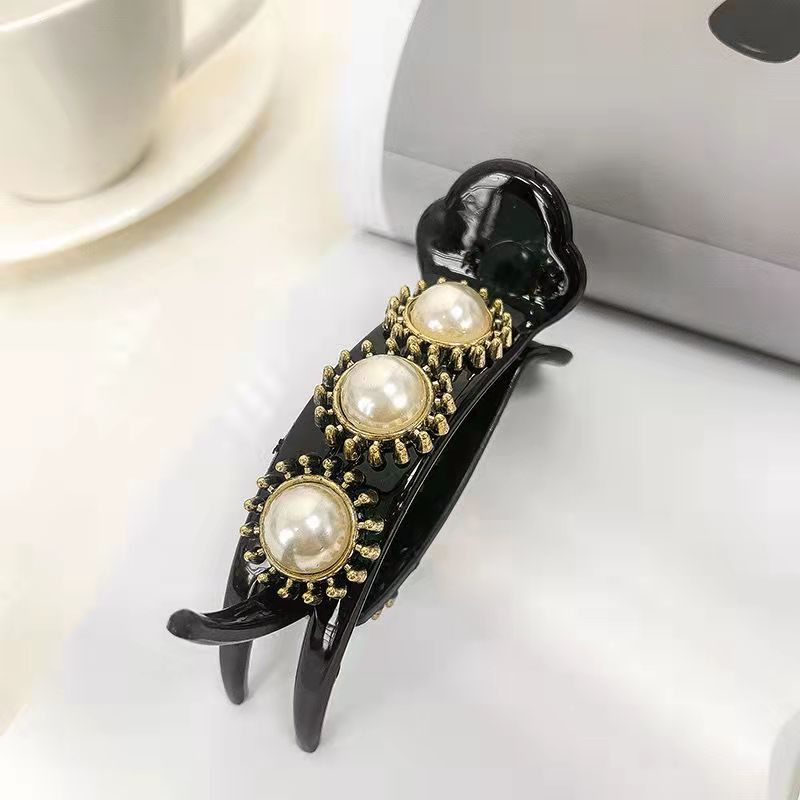 Ball Head Grab Clip Female Summer Net Red French Temperament Imitation Ceramic Flower Lazy Hair Clip Back head hair clip